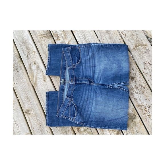 Old Navy Jeans The Flirt 2011 Mid Rise Boot Cut Sz 16 - Picture 1 of 12